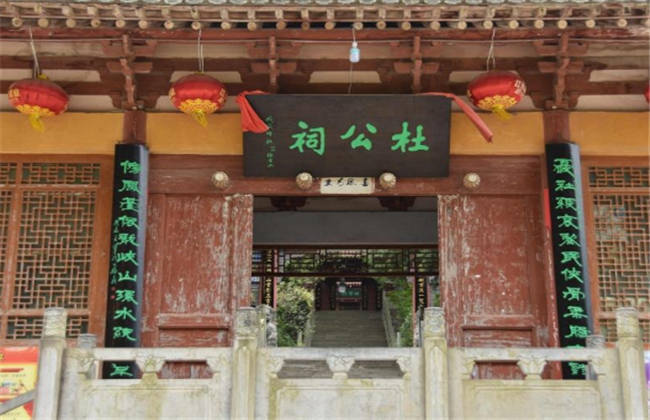 名侦探柯南：漆黑的追踪者